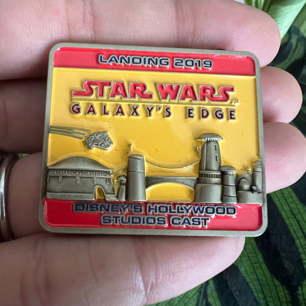 2019 Disney Star Wars Galaxy’s Edge Opening Team Cast Member Exclusive Pin